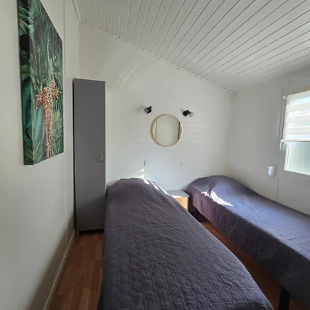 Chalet Cap D 6 Personnes Avec Piscine *